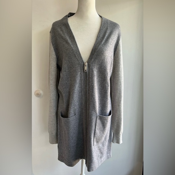 GIVENCHY Paris Grey Cashmere Zipper Cardigan Sweater NWOT Medium 8-10 HOST PICK - Picture 2 of 8